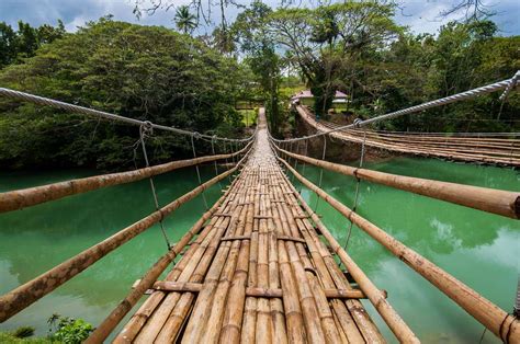 hanging bridge in the philippines